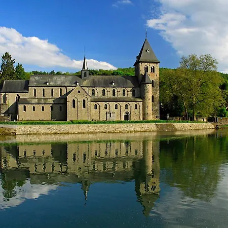 De La Chavee Dom wakacyjny Heer sur Meuse